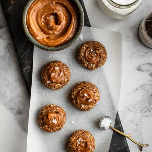 salted caramel cookies with date caramel seen from the top