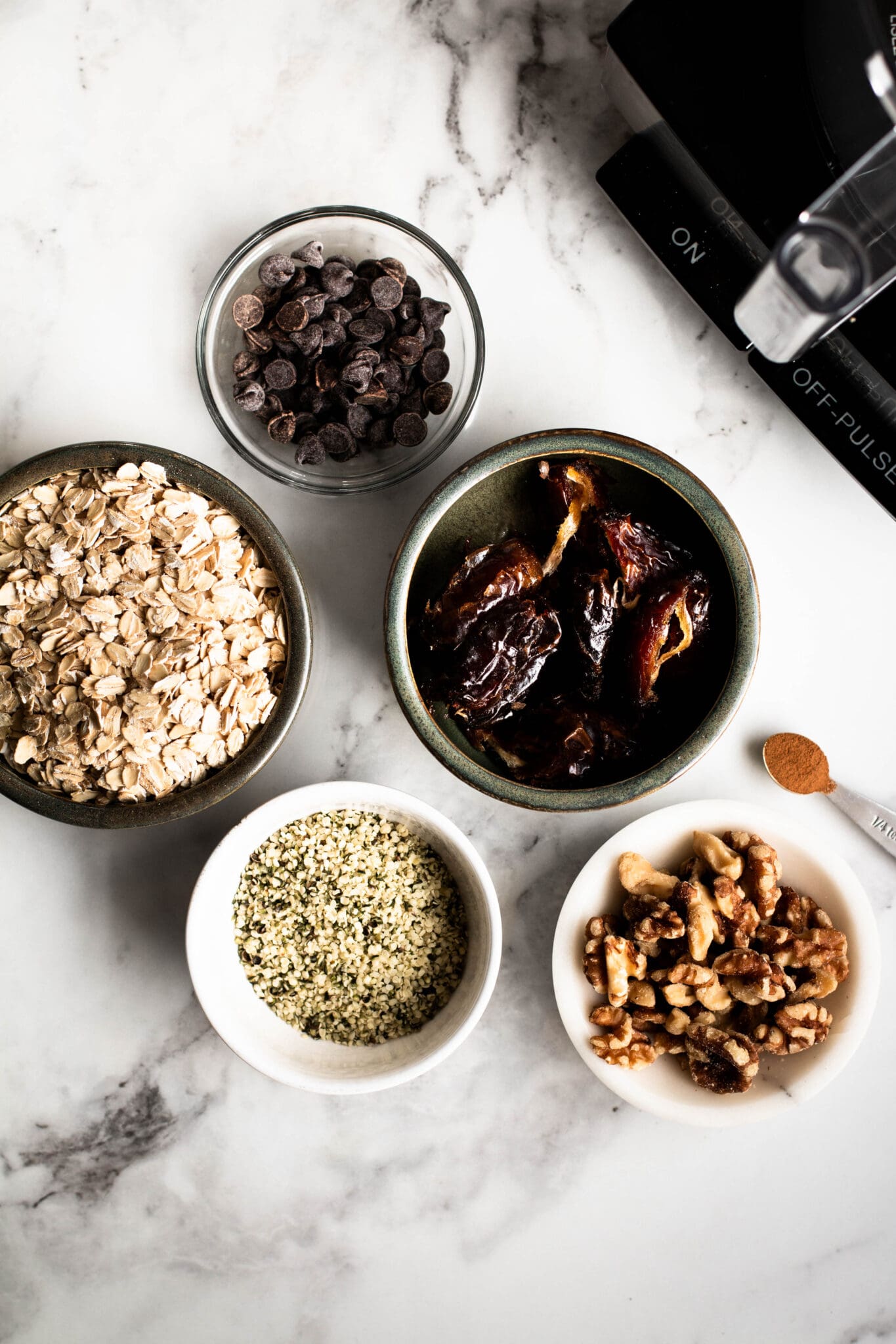 no-bake granola bar ingredients in bowls