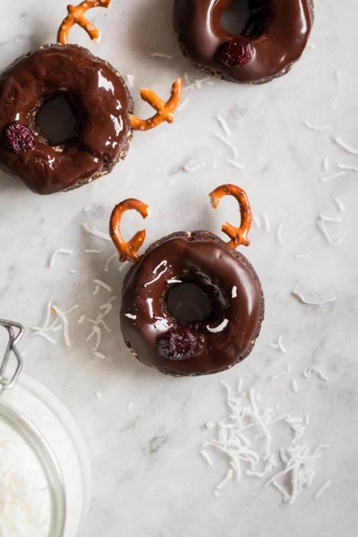 18 Easy Date-Sweetened Holiday Treats - reindeer donuts