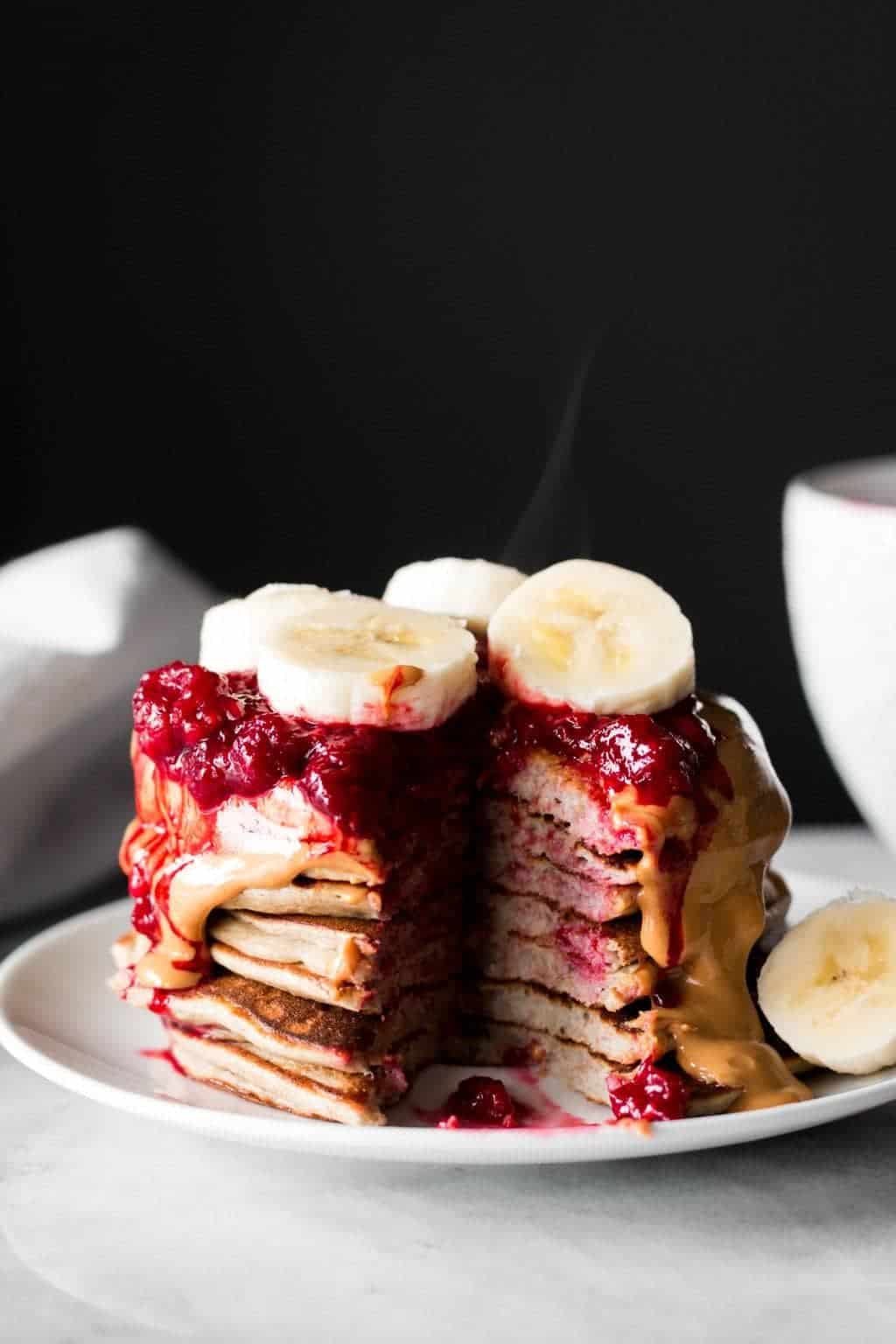 Pancakes protéinés banane, peanut butter & tofu - The Greenquest