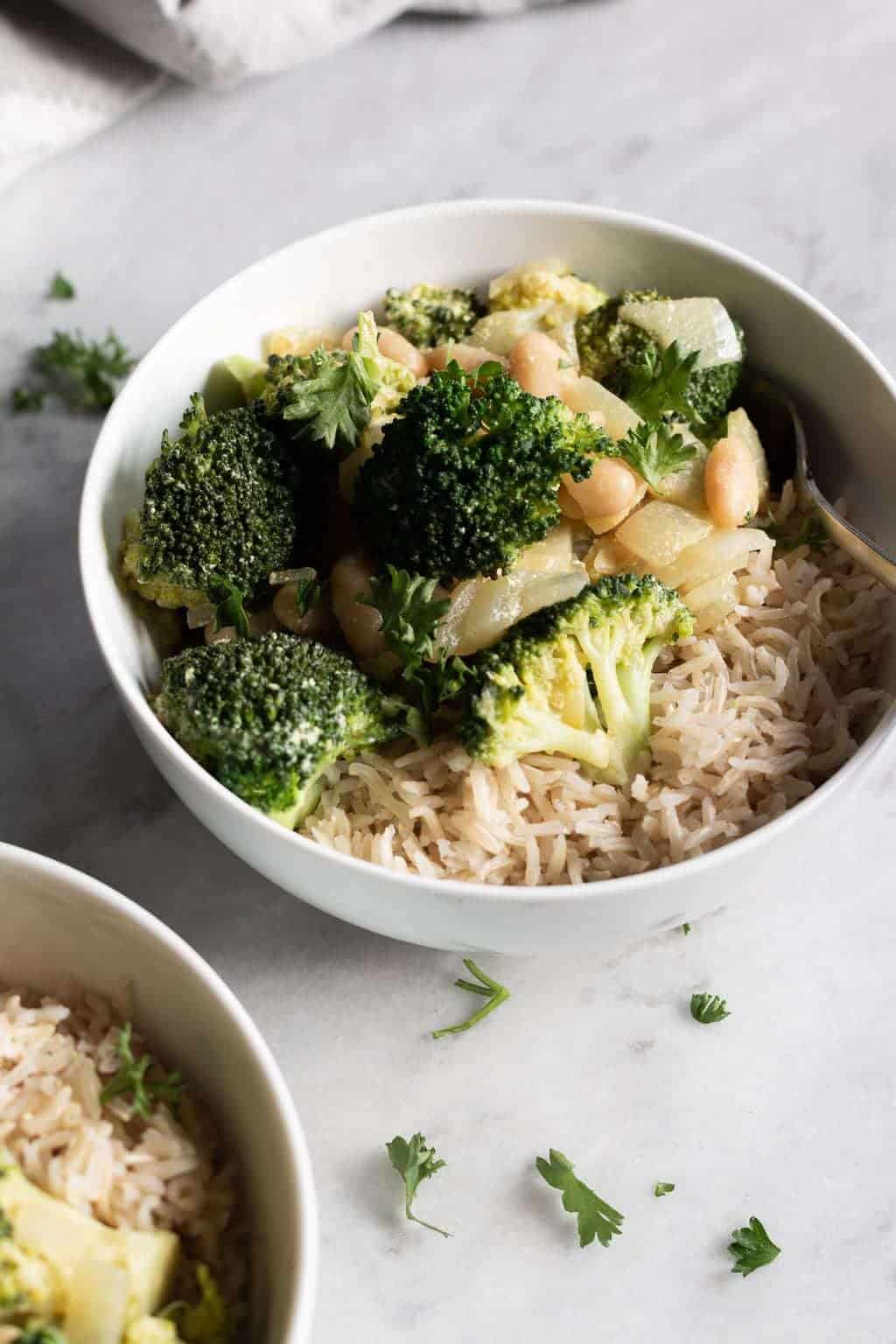 Green Curry with Cannellini Beans - Nourished by Caroline