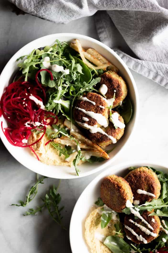 Falafel salad - vegan recipes to start the New Year