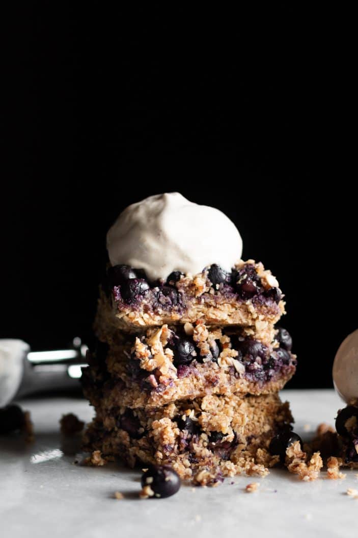 blueberry crumble bars with ice cream