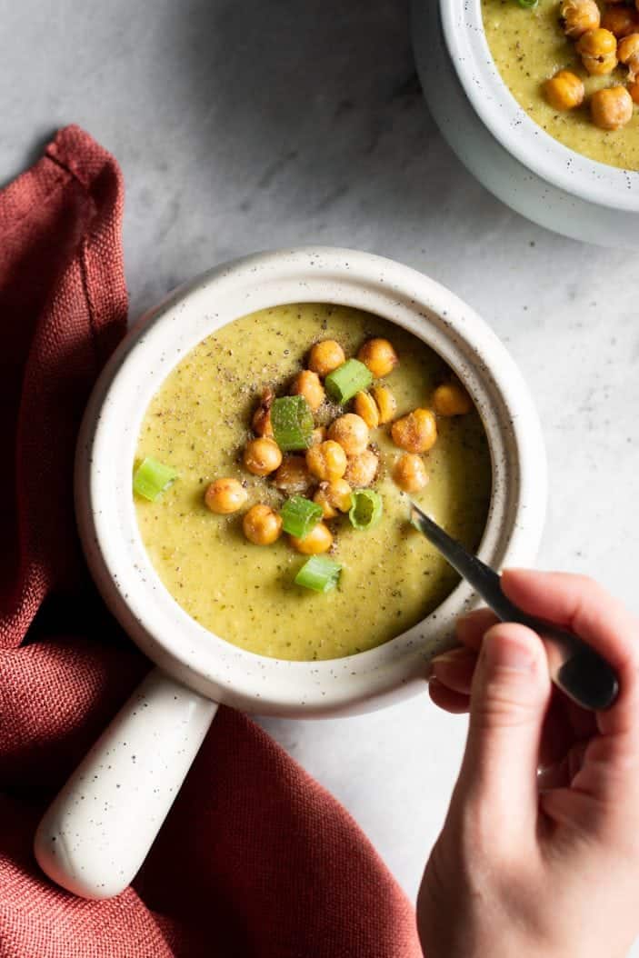 Creamy Vegan Cheesy Broccoli Soup