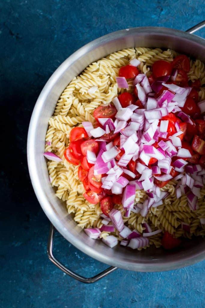 pasta with onions and tomatoes