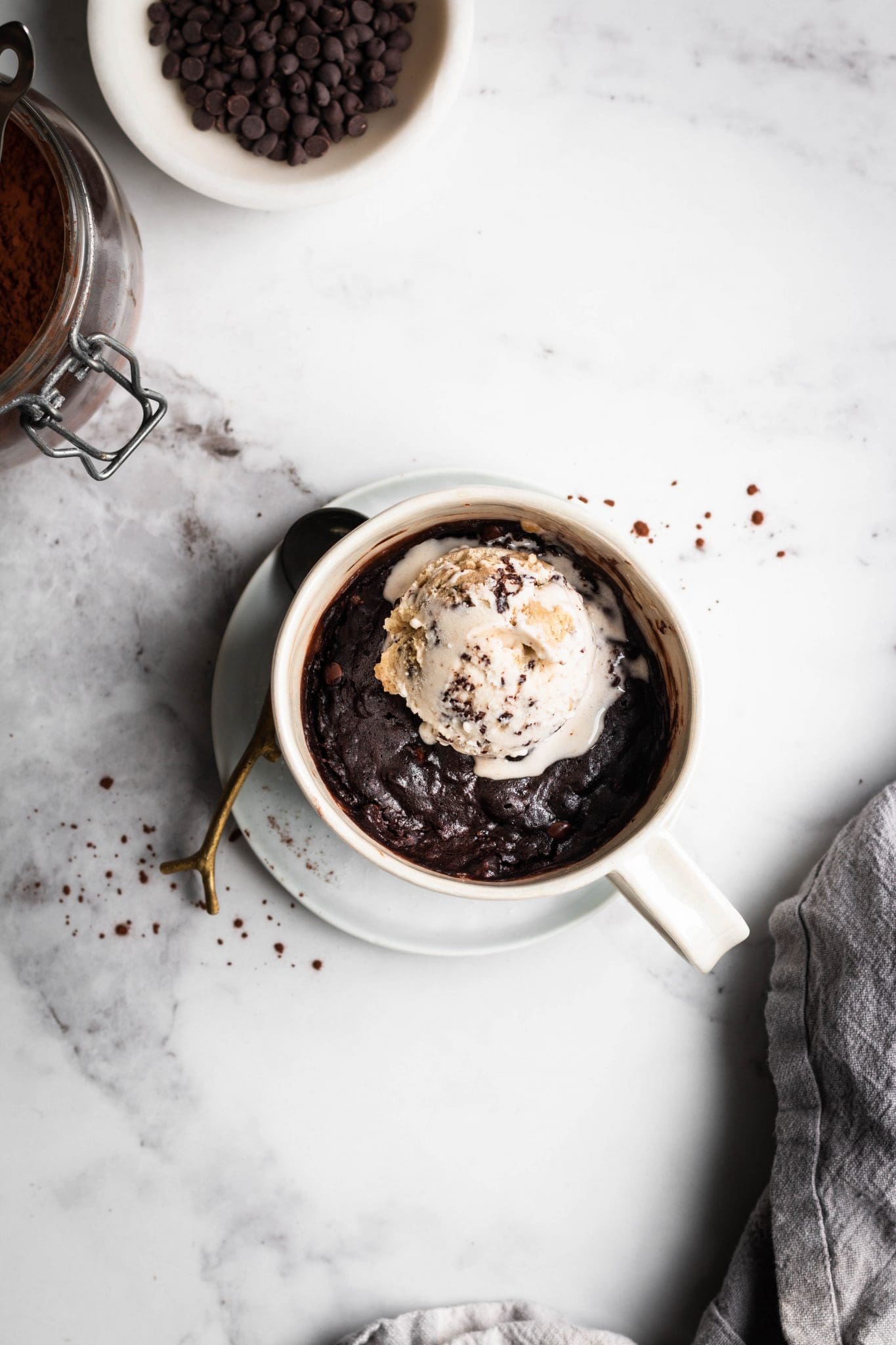 vegan fudgy mug brownie