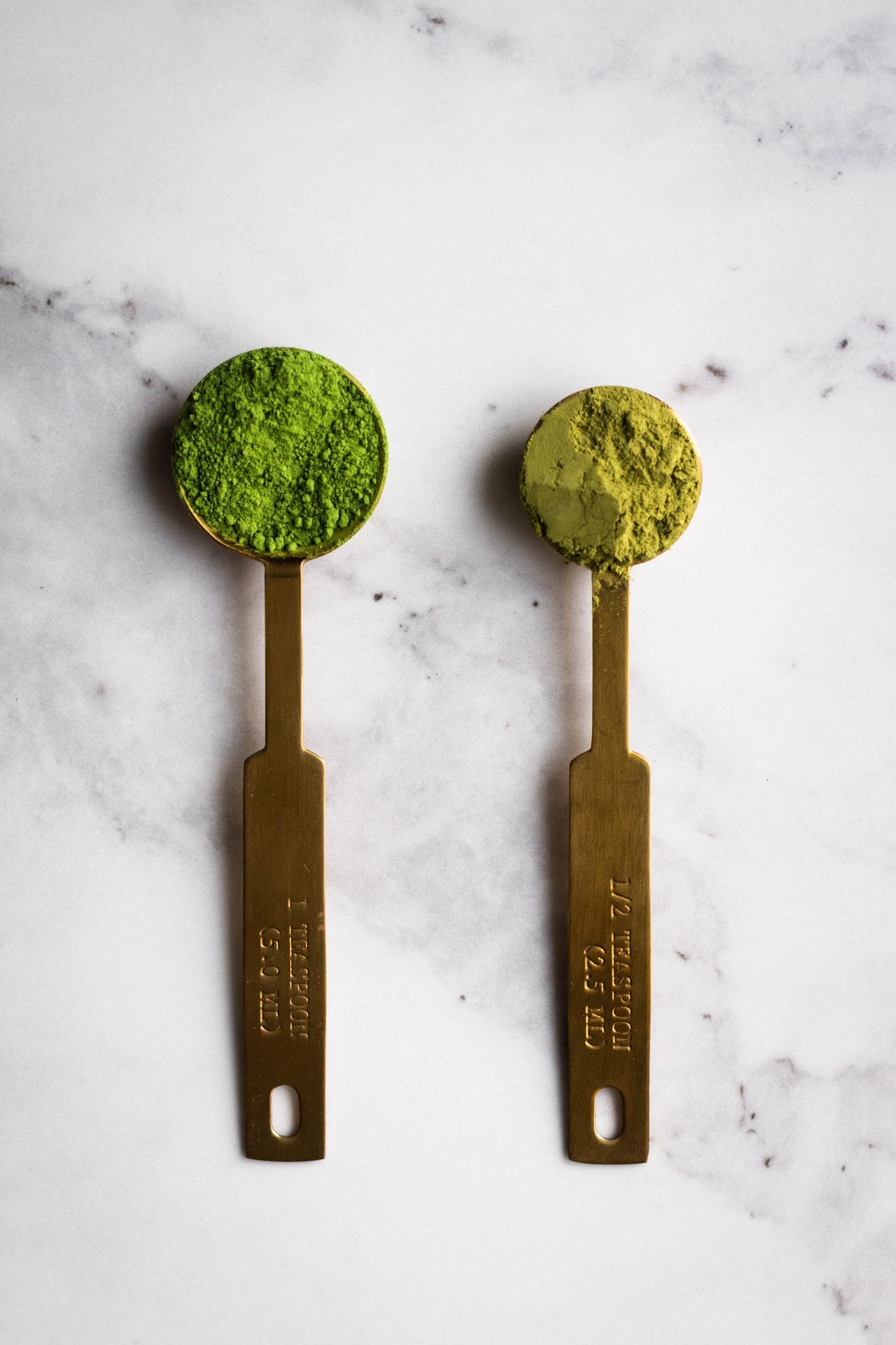 matcha in measuring spoons