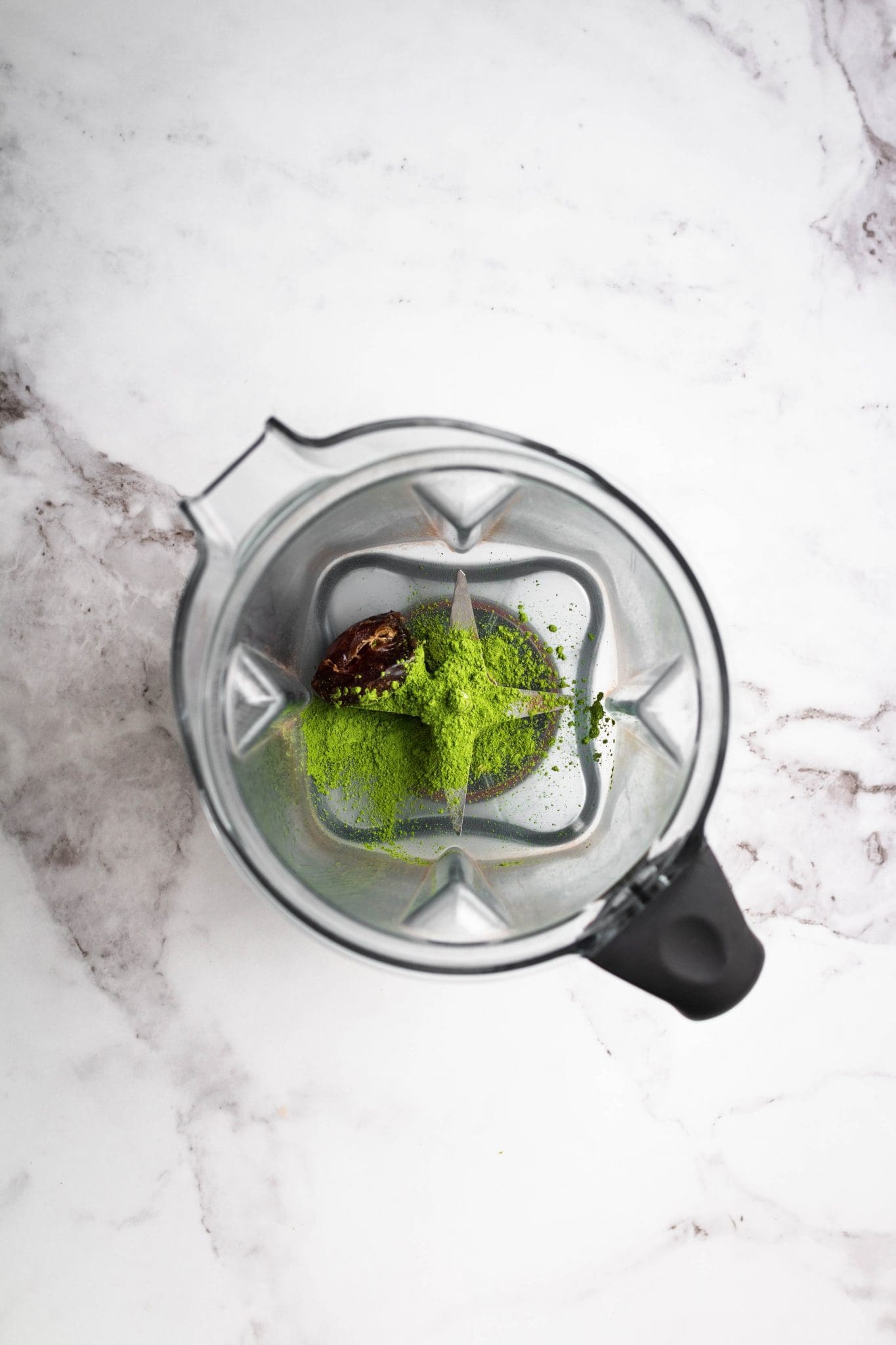 matcha and date in a blender
