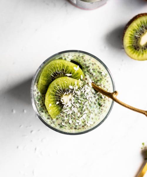 matcha chia pudding with kiwi slices seen from the top